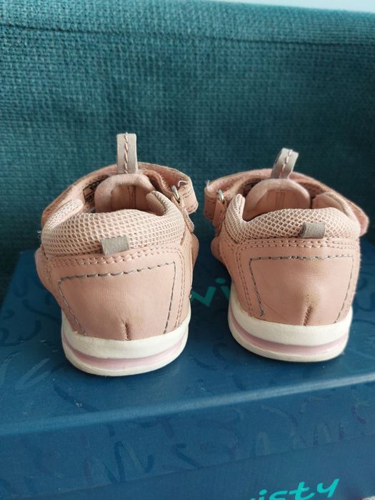 Детски сандалки за момиче