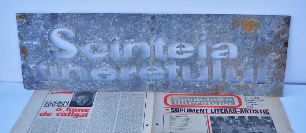 Șablon din tablă zincată folosit la publicitatea ziarelor în comunism