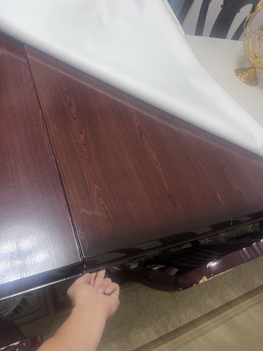 Стол со стульями