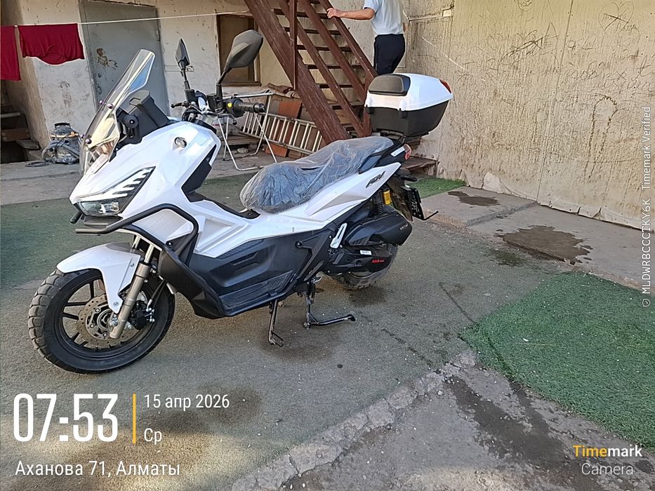 Продаю Мопед  ADV новыи