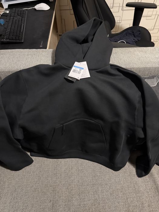Чисто нов суичър на NIKE