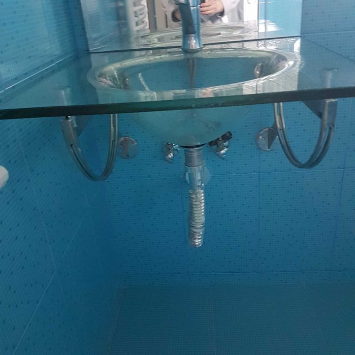 3 Chiuvete transparenta