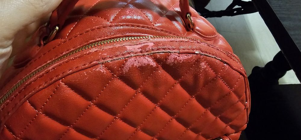 Оригинална  Червена раничка  Love Moshino