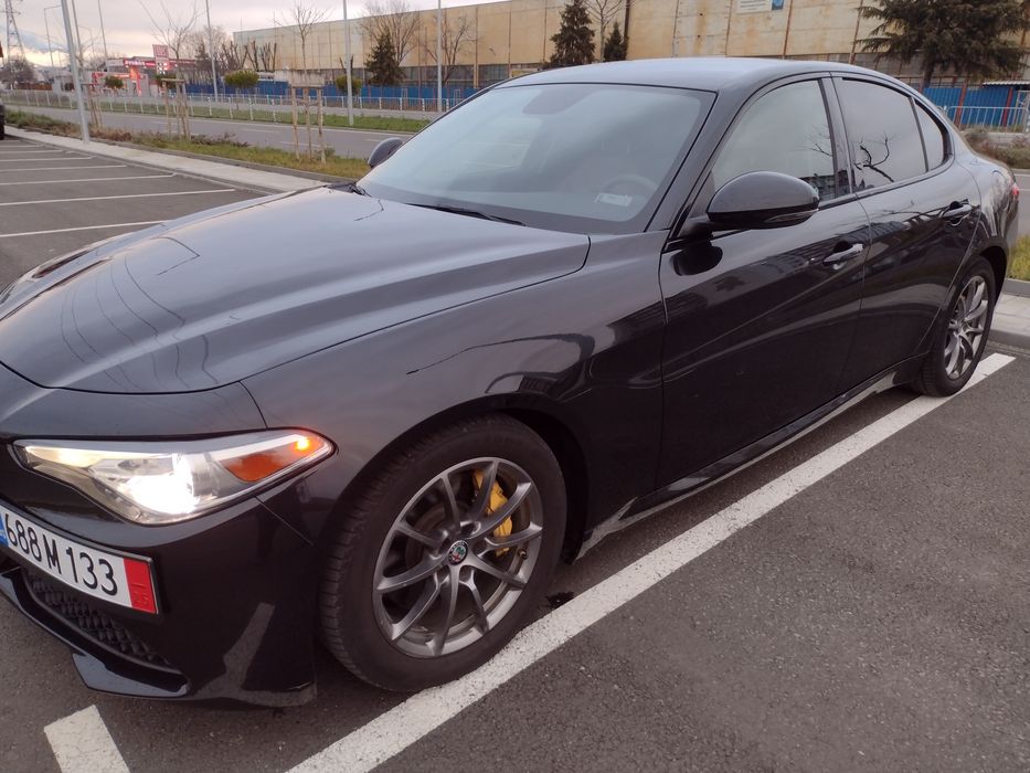 Топ състояние Alfa Romeo Giulia 2.0 Ti