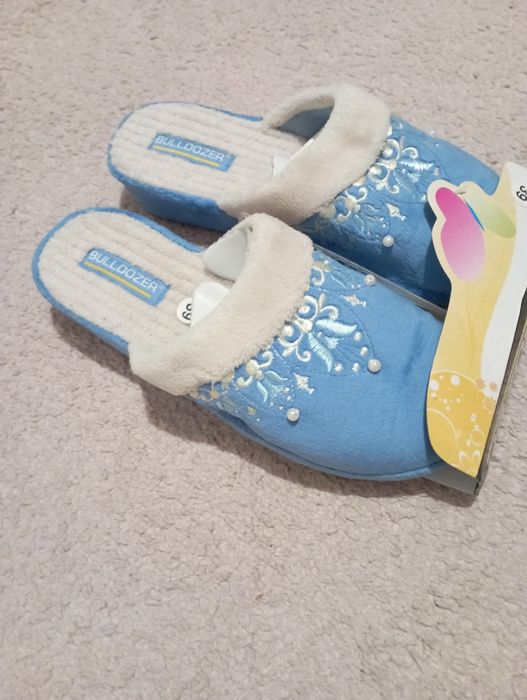 Нови дамски пантофи Bulldozer, номер 39