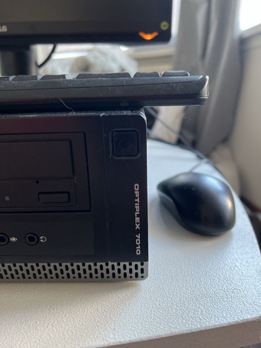 Dell  7010 I5 + 14gb Ram + 17” Монитор настолен компютър