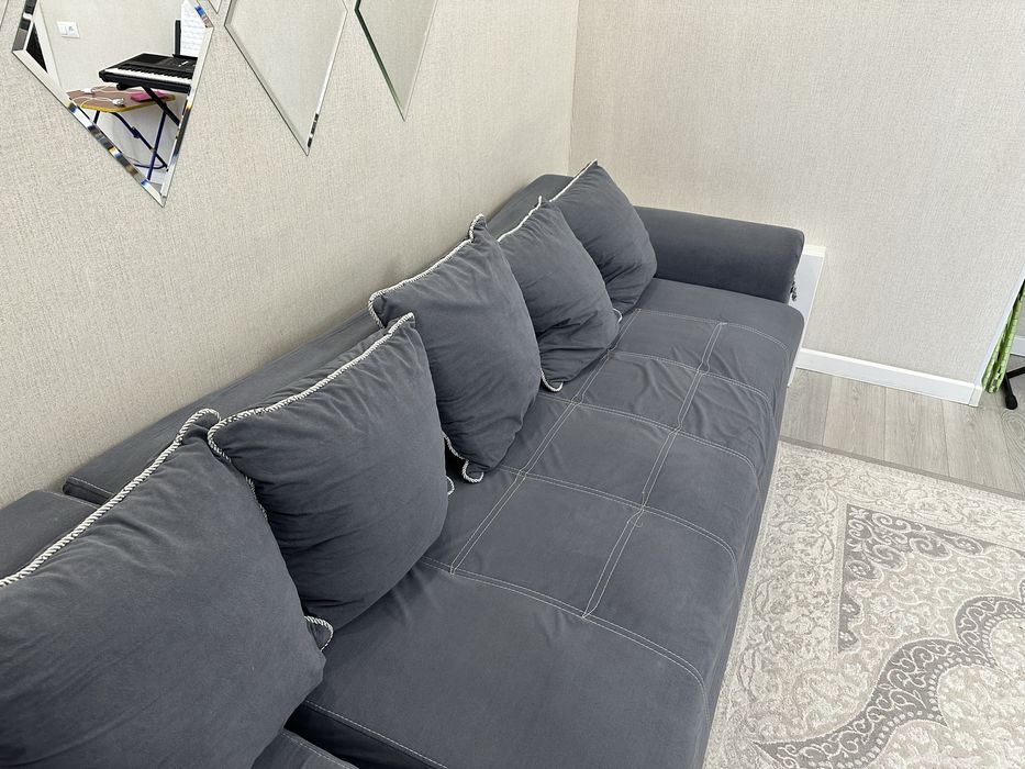 Диван, длина 3,1м ширина 1м