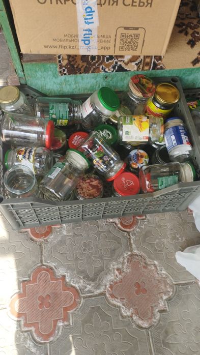 Отдам даром банки стеклянные.