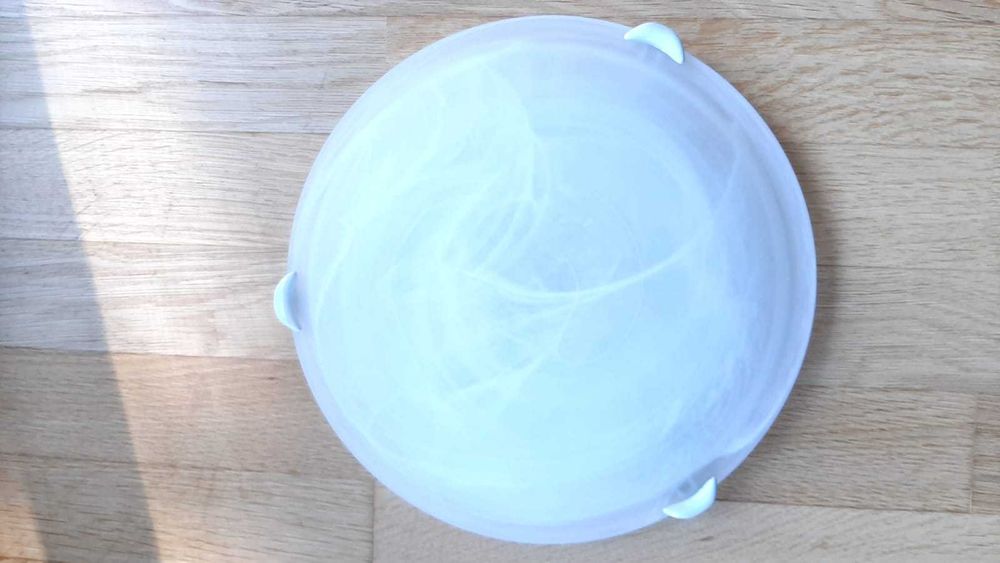 1. Lustra pendul, sticla Murano. 2. Plafoniera rotunda, sticlă Murano