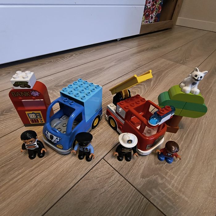 Vând două seturi Lego duplo