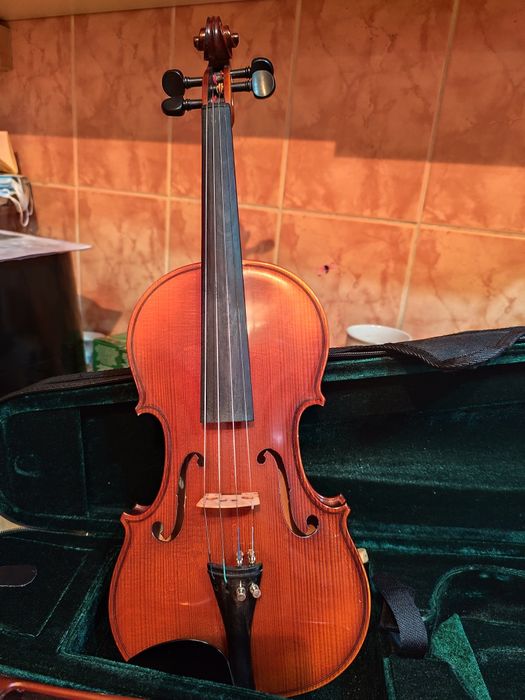 Vând vioara Hora Reghin 3/4