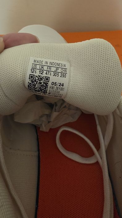 Маратонки Adidas  номер 47 1/3