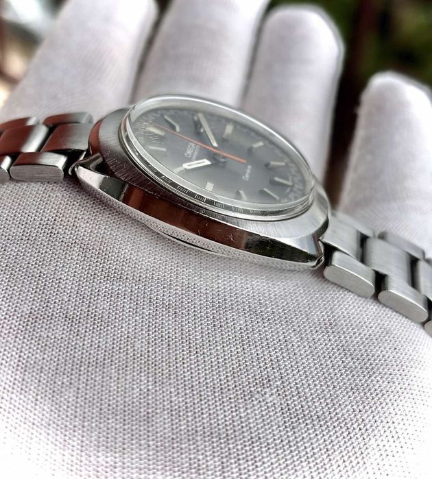 Механичен часовник Omega