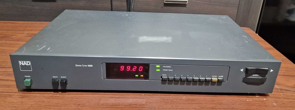 NAD Stereo Tuner 4225