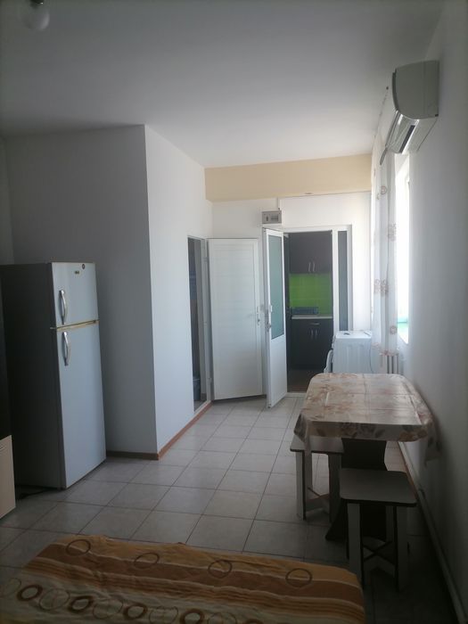 Garsoniera de închiriat.