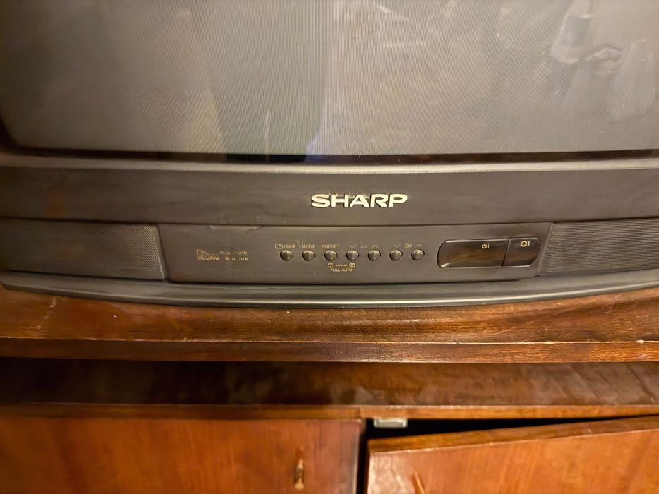 Телевизор Sharp.
