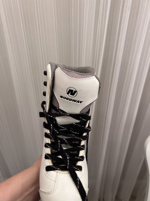 Продам срочно коньки