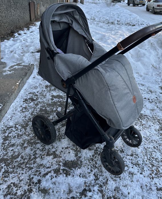 продам коляску новую