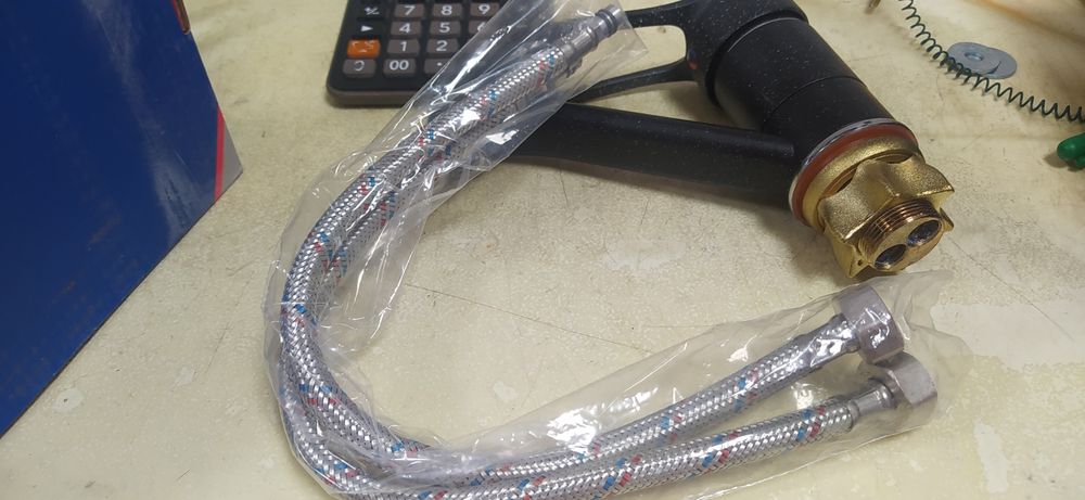 Продам смеситель на раковину