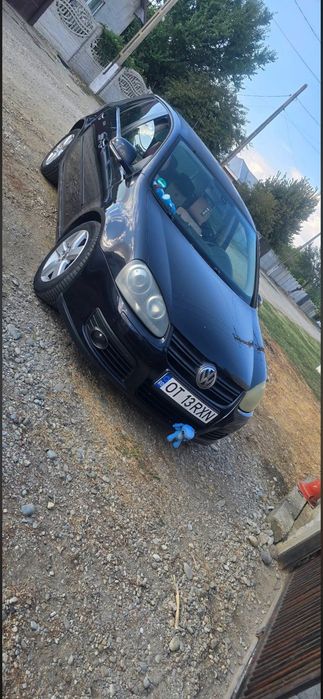 Volkswagen Golf 5, 2.0-2008 6 trepte. Arată forte bine!