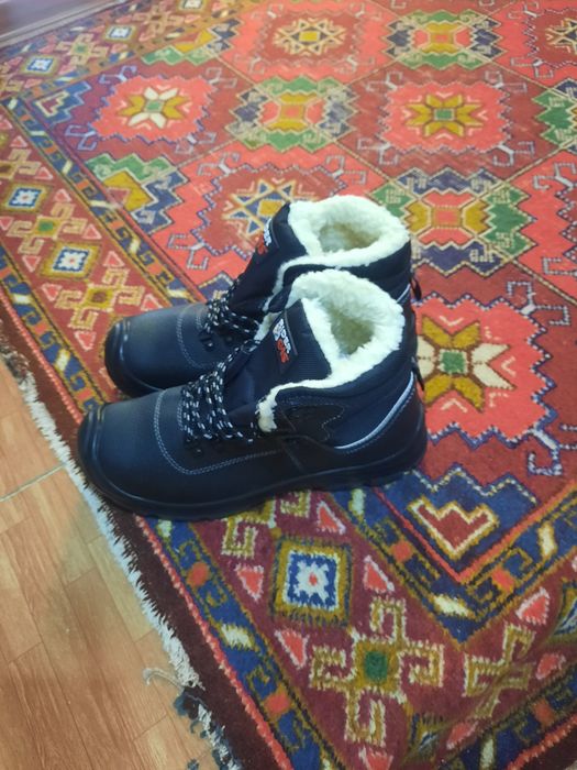 продам зимний спец ботинка