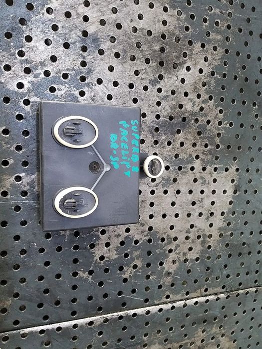 Modul calculator usa dreapta spate skoda superb 2 3t facelift 8x0959795d