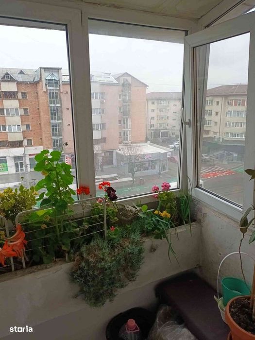 Apartament 2 camere semidecomandate Miorița (Curtea de Apel)