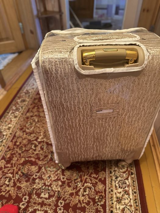 Продам два чемодан и сумку