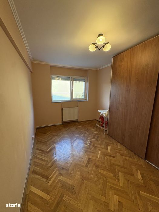 Apartament 3 Camere + Garaj la Parter