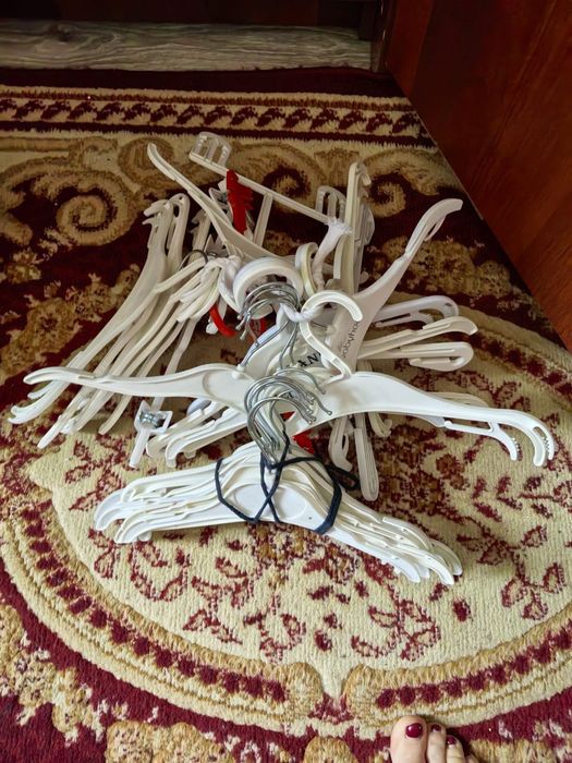 Отдам даром детские плечики