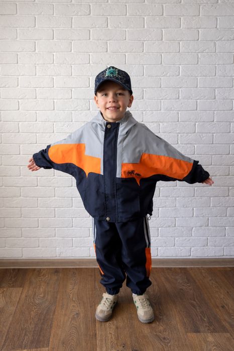 Продам костюмы детские