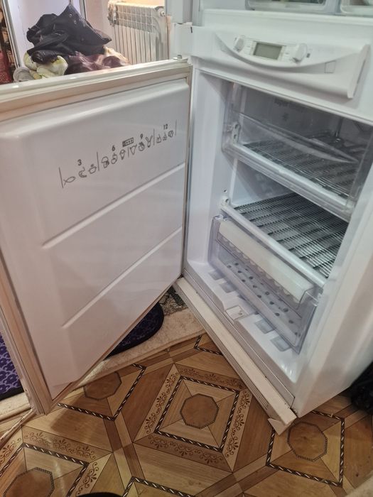 Продам холодильник