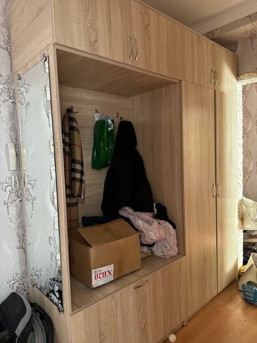 Шкаф в хорошем состояний.