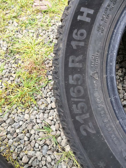 Зимни гуми  215/65  R16