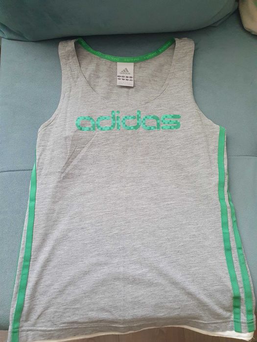 Vand maieu adidas bumbac Xs, aproape nou
