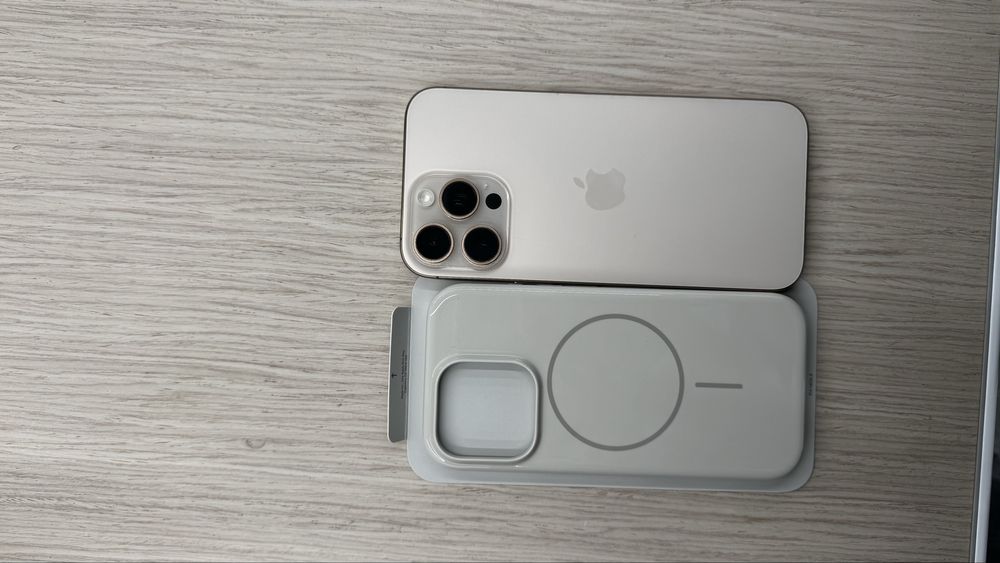 Husa Silicon Beats iPhone 16 Pro Magsafe - Culoare Stone