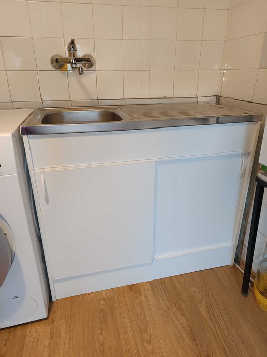 Кухненски шкаф с мивка