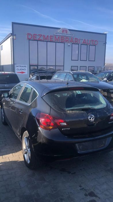 Dezmembram Opel Astra J 1.7 CDTI an fabr. 2011