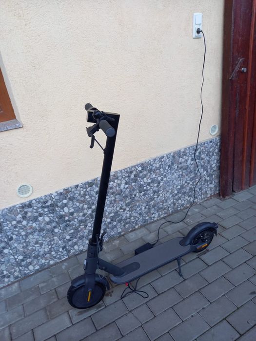 Trotineta Xaomi Mi Electric Scooter Essential