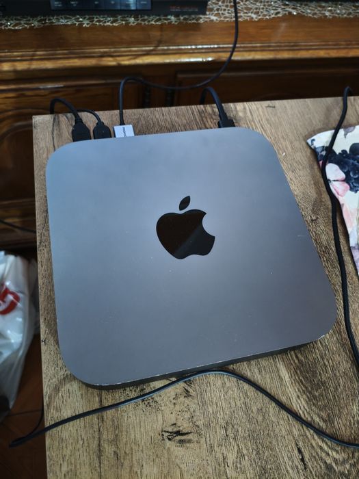 Apple Mac mini 2018 (i7, 16GB RAM, 256 SSD) – Funcționează perfect