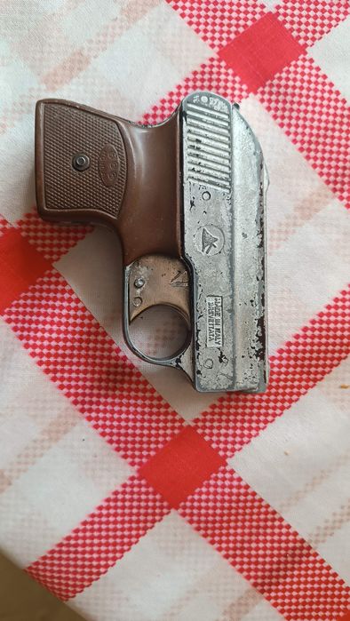 Сигнален пистолет.22 калибър MONDIAL  MODEL 1900