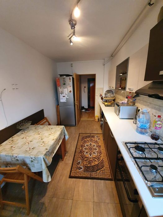 Inchiriez Apartament 2 camere, E3