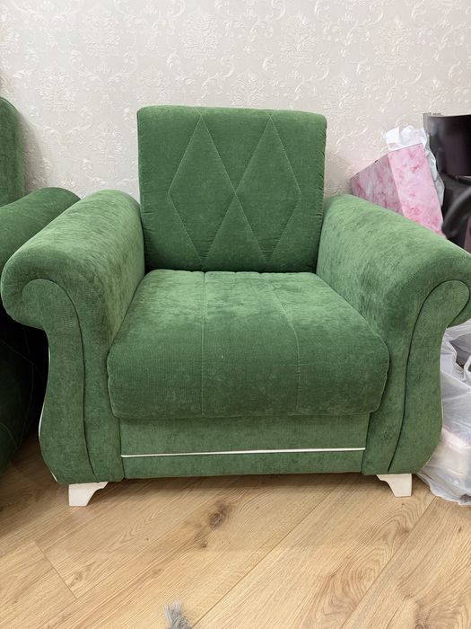 Диван и два кресла