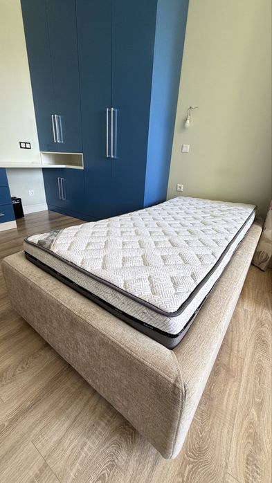 Мягкая односпальная кровать