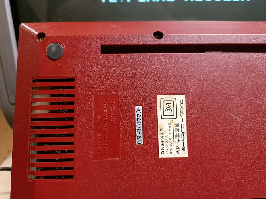 Consolă modată Nintendo Famicom originală