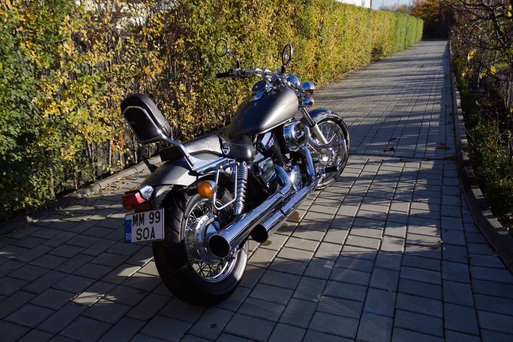 Honda Shadow VT750 BlackWidow