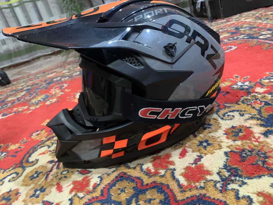 Шлем эндуро в хорошем состоянии