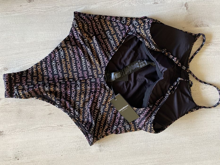 Emporio Armani S размер нов оригинален бански