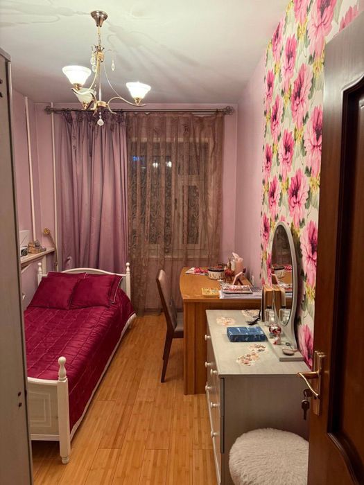 Продаётся, Миробадский район, 5 комнат, с ремонтом