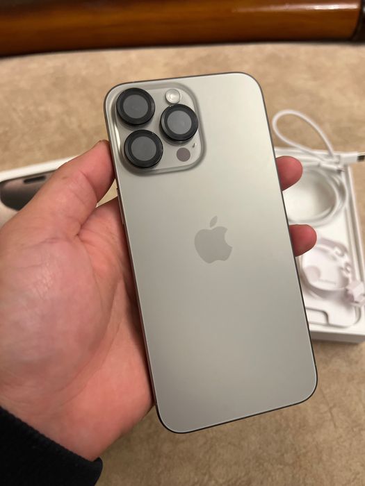 Продаю IPhone 15 Pro Max 256 GB